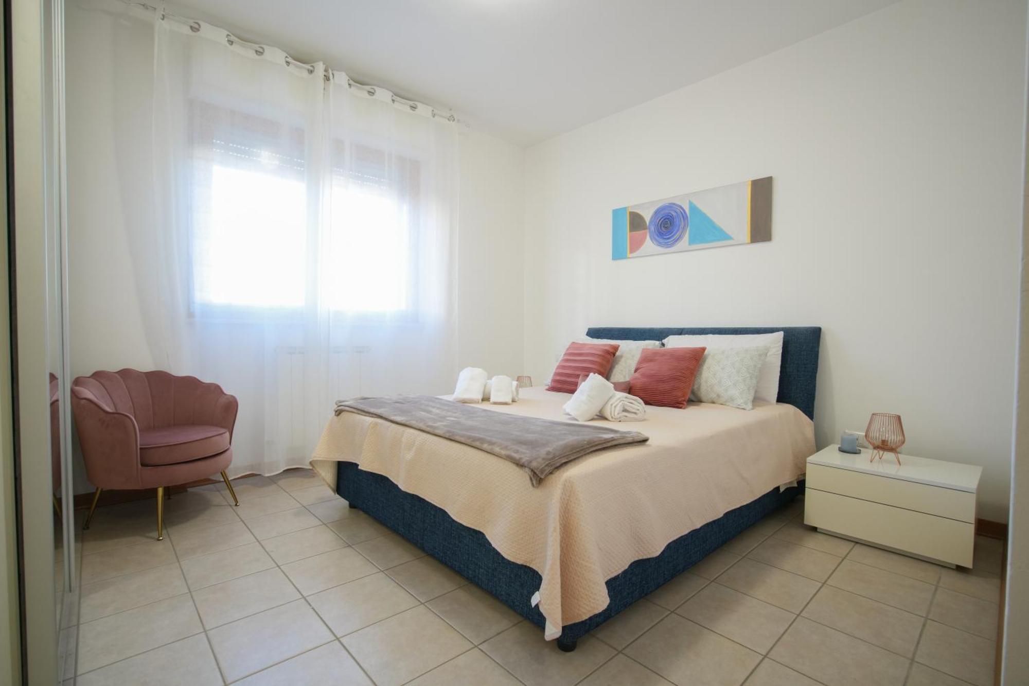 Apartment House Near The Airport And