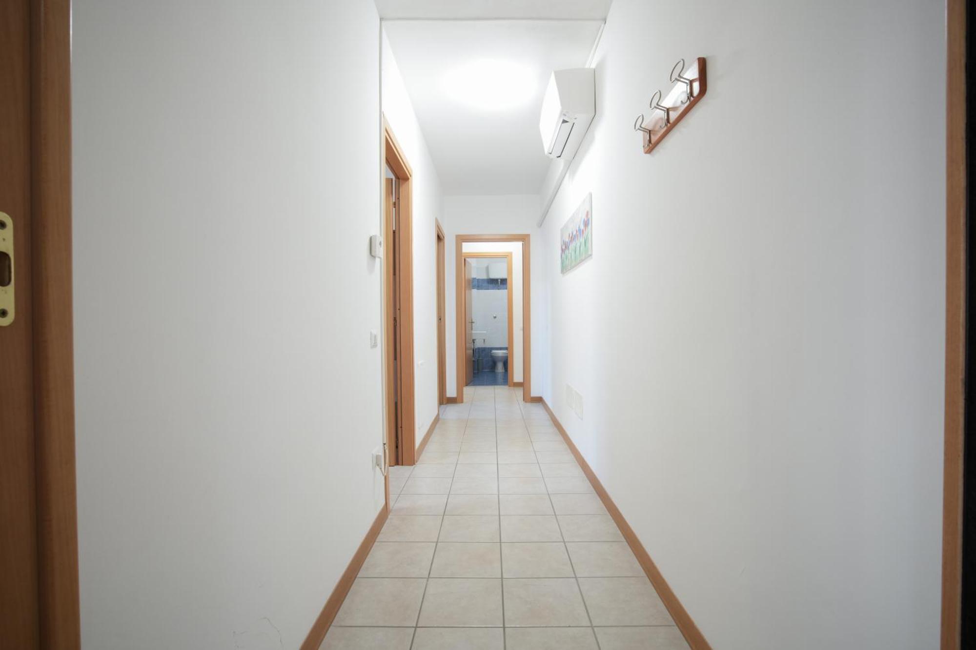 House Near The Airport And Apartment *