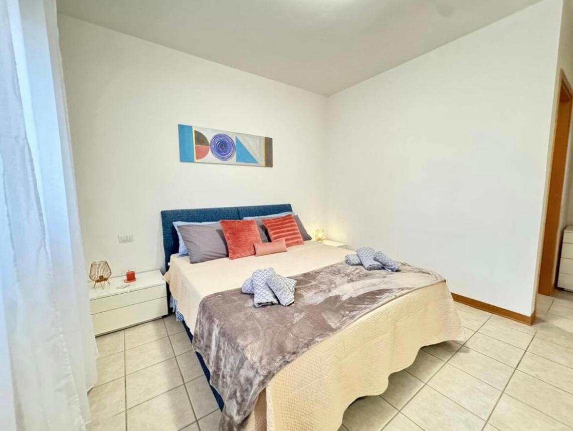 House Near The Airport And Apartment *